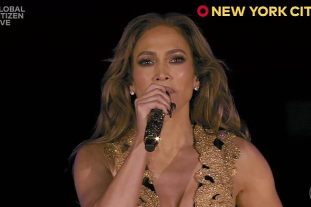 jennifer lopez ricky martin si bad bunny o sustin pe kamala harris dupa mitingul cu remarci rasiste al lui donald trump 67212cd7e6f5c