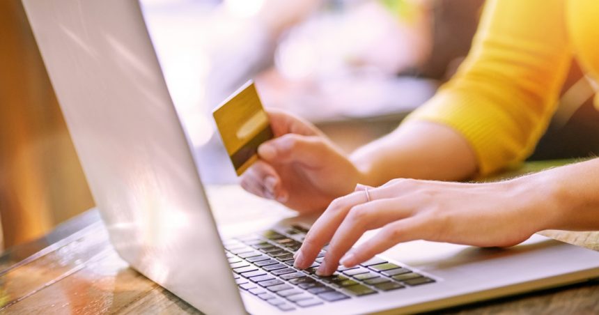 atentie la smishing avertismentul specialistilor in securitate cibernetica privind pericolele in perioada reducerilor online 6729f6430e19a