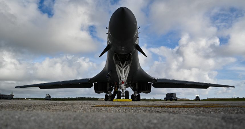 cel mai puternic bombardier strategic american a fost desfasurat pentru exercitii aeriene in peninsula coreeana 67275382ede39