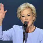 donald trump o numeste pe linda mcmahon in postul de ministru al educatiei 673db81339cae