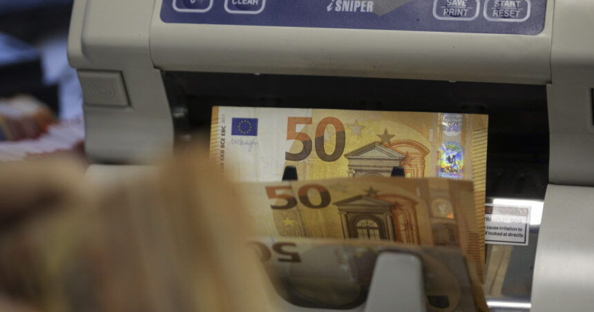 guvernul a respins toate ofertele bancilor considerate neacceptabile la licitatia de obligatiuni pentru finantarea deficitului 673b820dce4ad