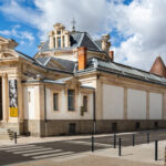 Hoți înarmați au sustras bijuterii în valoare de aproape 7 milioane de euro din cel mai vechi muzeu de artă sacră din Franța. 2 hoti inarmati au furat bijuterii din cel mai vechi muzeu de arta sacra din franta in valoare de aproape 7 milioane euro 6740a15f9b84f