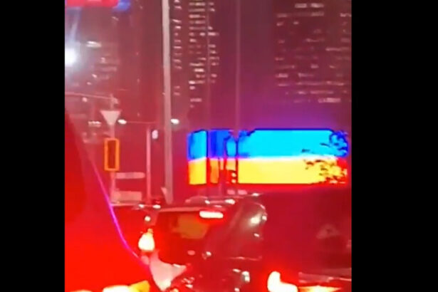 kazahii l au trolat pe putin in timpul vizitei oficiale in astana un drapel ucrainean a fost afisat pe un ecran imens 674843ed56984