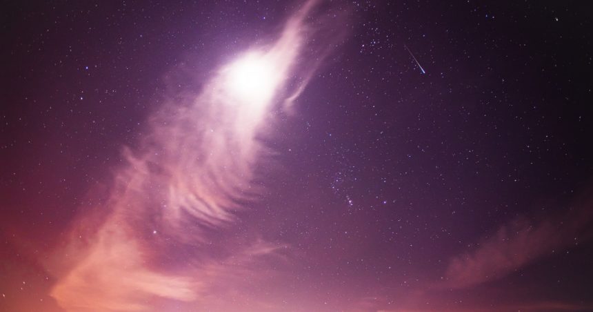 leonidele o noua ploaie de meteori in noiembrie 2024 cand se poate observa pe cer fenomenul astronomic 6736dbac0e115