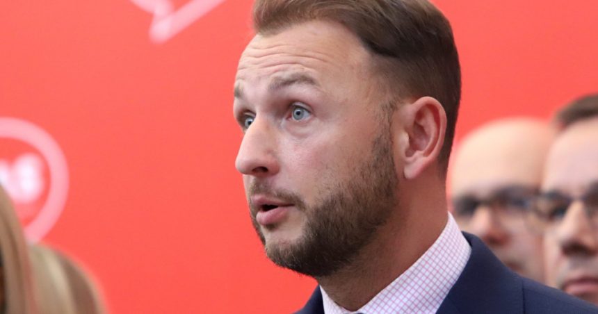 ministrul slovac de interne criza de nervi dupa ce cativa elevi au parodiat de halloween batranii care il voteaza pe fico 672905184d032