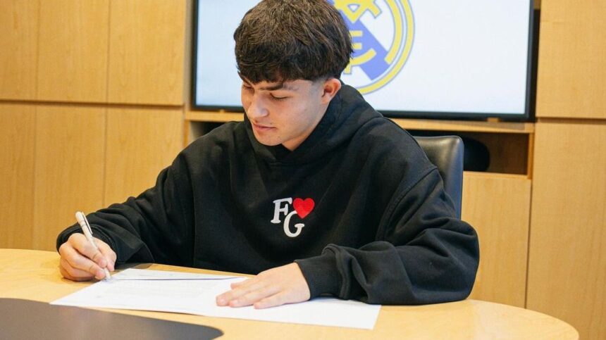 oficial romanul cu doua selectii la nationala a semnat cu real madrid 674731841effc