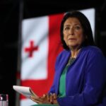 presedinta georgiei care da cu gaze lacrimogene in manifestanti stie ca sunt agenti straini in romania rusia duce un razboi electoral 674a15edef539