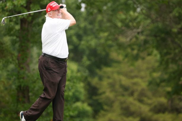 presedintele sud coreean a inceput sa joace golf pentru a se pregati de viitoarele intalniri cu trump 673332dfeeb3d