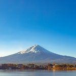 prima zapada din acest an pe muntele fuji niciodata pana acum nu a mai nins atat de tarziu pe cel mai cunoscut munte al japoniei 672b1b4f4409a