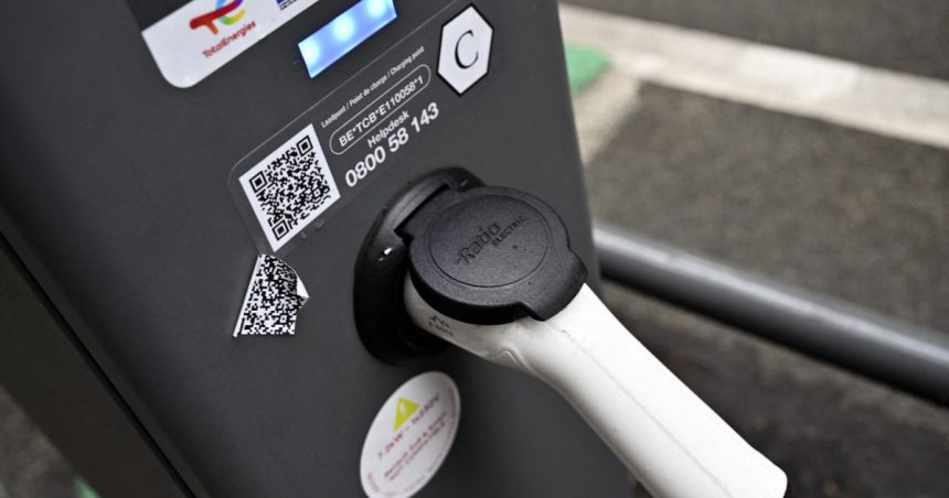 proprietarii de masini electrice sunt amenintati de un derivat al phishing ului ce e quishing ul si cat este de periculos 6727478c882a8