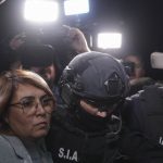 Răsturnare de situație în cazul asasinatului de la Arad: Instanța a decis ca Laura Crișan și presupusele complice să fie arestați preventiv. 2 rasturnare de situatie in asasinatul de la arad instanta a decis ca laura crisan si presupusii complici sa fie arestati preventiv 6734f684b4c1f