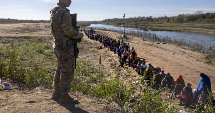 trump vrea sa foloseasca armata sua pentru expulzarea in masa a migrantilor ilegali 673c2bf81e79a