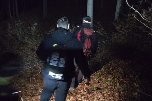 turist in varsta de 26 de ani ratacit in muntii gutai recuperat de salvamontisti 673ce9808a593
