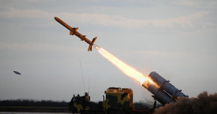 ucraina mareste productia de rachete neptun si le modifica pentru lovituri cu raza lunga de actiune 673b9941190c4