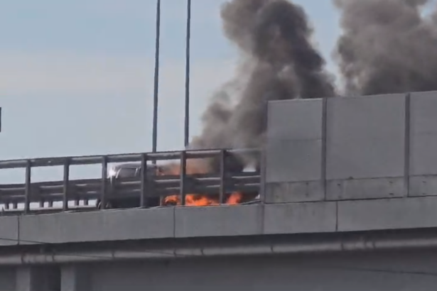 un camion incarcat cu hartie igienica a luat foc pe autostrada 6746fb51eb137