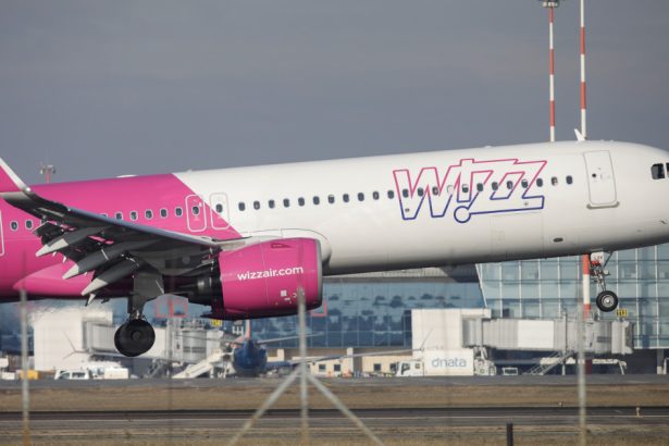 video membrii echipajului unui zbor wizz air din cluj au inhalat vapori toxici in cabina aeronavei raspunsul companiei aeriene 6734a29ad143e