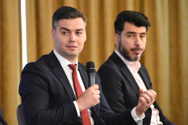 video profit financial forum adrian negru ceo raiffeisen asset management posibil sa vedem o depreciere a leului dar nu va fi nimic necontrolat 67487716019c6