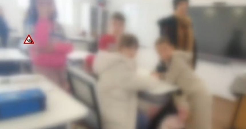video scoli fara caldura in prag de iarna cum invata zeci de copii din gorj in sali de clasa cu calorifere reci 6735a2cf606f8
