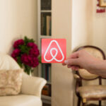 Airbnb introduce „tehnologia antiparty” pentru a opri petrecerile de Revelion 2 airbnb implementeaza tehnologia antiparty pentru a preveni petrecerile de revelion 675dccdfb4027