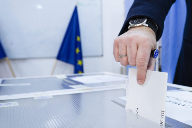 alegeri parlamentare 2024 romania voteaza pe fondul acuzatiilor de interferenta a rusiei scrie the guardian 674c3fd6be34e