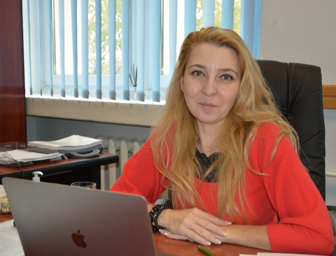 amelia stanescu directorul bibliotecii judetene i n roman constanta mesaj cu prilejul zilei nationale a romaniei 674cae5c587ce