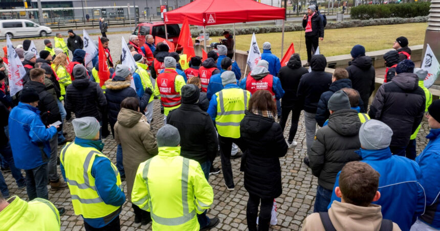 angajatii volkswagen ameninta cu greva generala in 2025 pe fondul negocierilor privind reducerile de costuri si inchiderile de fabrici 6757f0a3cbfd4