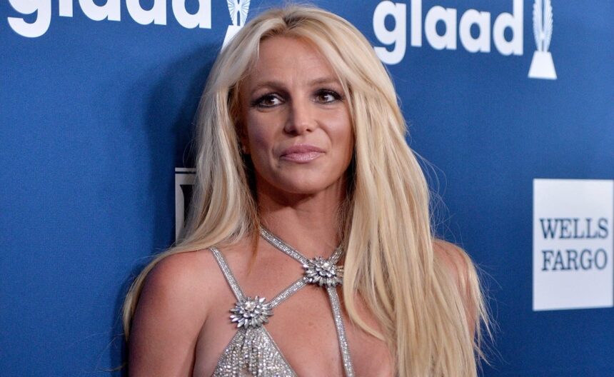 britney spears paraseste sua in ce tara a decis sa se mute artista 6751c0306c33e