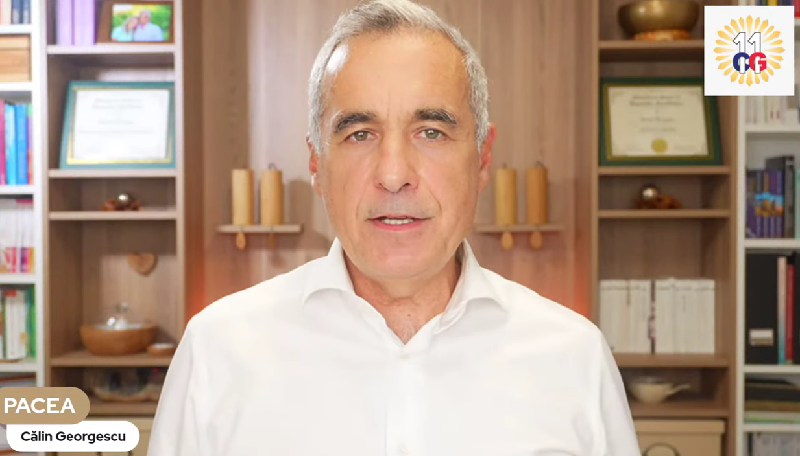 calin georgescu intampinat de sustinatori la sectia de votare desi alegerile au fost anulate azi este ziua constitutiei si nu mai este nimic constitutional in romania 67554afe347da