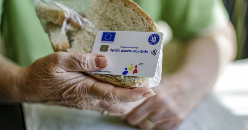 cand vor fi reincarcate cardurile sociale 26 milioane de romani primesc ajutor in bani pentru alimente 675889fa494db