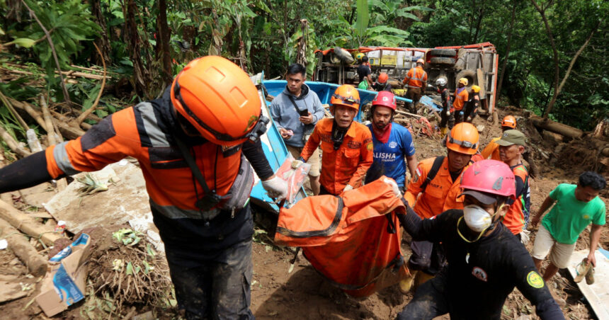 Cel puțin 10 persoane au decedat în inundațiile devastatoare din Indonezia. 1 cel putin 10 persoane au murit in inundatiile devastatoare din indonezia 6756f37e62cb4