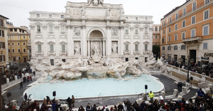 celebra fontana di trevi s a redeschis pentru public dupa trei luni de restaurare 6769d4443be52