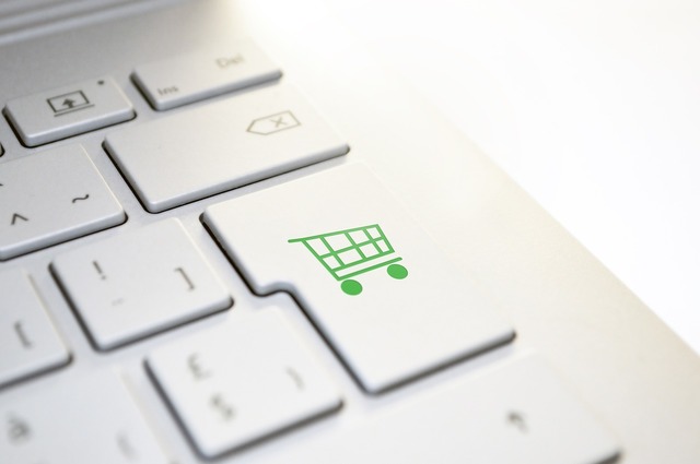 comertul online accelereaza in romania infografic 67615a3fddb45