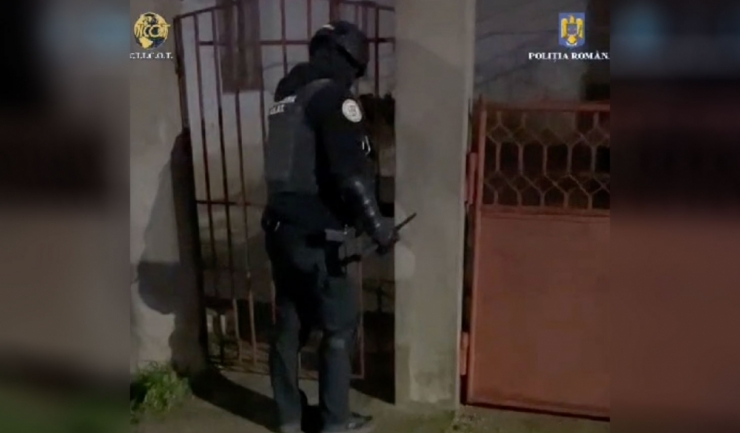 constanta unsprezece persoane cercetate penal pentru trafic de minori trafic de persoane proxenetism si folosirea prostitutiei infantile 675b414489a25