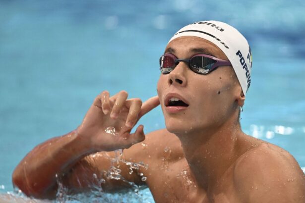 david popovici in clubul select al romanilor emblematici pentru sportul mondial sunt mandru 675595fe9a82e