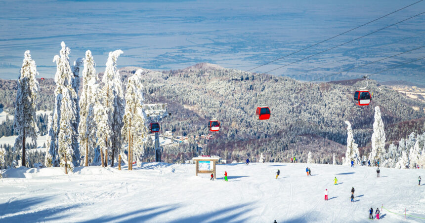 domeniul schiabil din sinaia a fost inchis in ziua de craciun din cauza viscolului vantul bate cu 100 km h 676c0741a1e1b