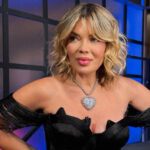 După MasterChef, Gina Pistol s-a alăturat unei alte emisiuni de la Pro TV: „Vă uitați, da?”. I-a luat locul Alinei Ceușan. 3 dupa masterchef gina pistol s a alaturat si altei emisiuni de la pro tv va uitati da i a luat locul alinei ceusan 67540fd586c72