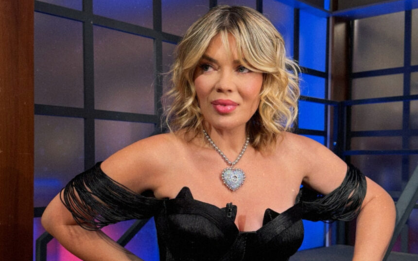 dupa masterchef gina pistol s a alaturat si altei emisiuni de la pro tv va uitati da i a luat locul alinei ceusan 67540fd586c72