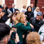 elena lasconi ramaneti de partea buna a istoriei nu raspundeti instigarilor 67555f04318af