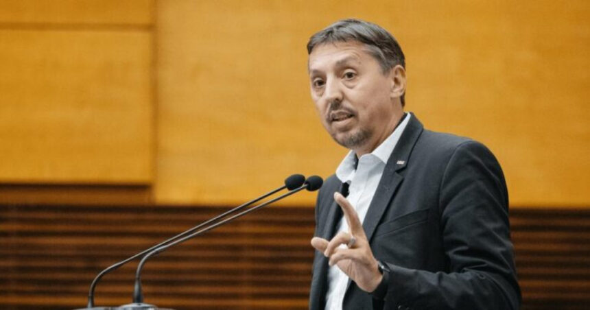 exclusiv ce conditii pune daniel david pentru a candida la presedintie video 675991aa10de9