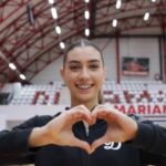 exclusiv fata selectionerului de la nationala masculina este voleibalista la dinamo 6752acae1383d