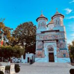 femeie lovita cu pumnul in curtea bisericii adormirea maicii domnului inculpatul achitat apelul amanat pentru anul viitor 6761015d59f2b