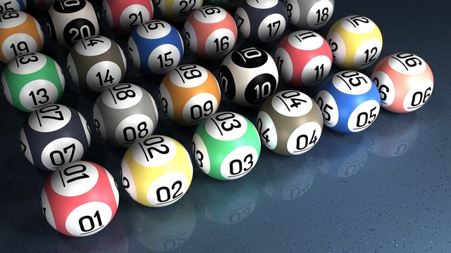 foto castigatoarea marelui premiu la loto 6 49 a venit sa ridice banii 6760078a30bda