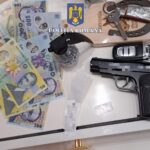 foto perchezitii de amploare la harsova politistii au gasit articole pirotehnice bani si doi caini din rasa metis cane corso nedeclarati 676450575e940
