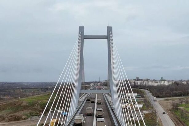 foto podul hobanat de pe drumul de centura al galatiului teste de rezistenta inaintea inaugurarii 675befd7b50f9