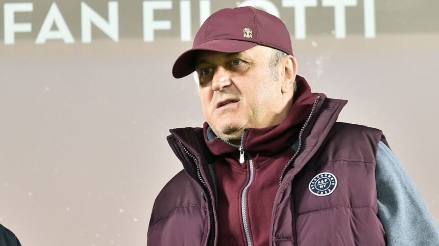 foto postarea lui dan sucu dupa prima victorie obtinuta cu genoa detaliul care arata ca echipa sa e una atipica in italia 6770f81d0466b