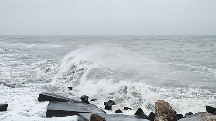 foto video la mangalia fierbe marea neagra pe furtuna 676e9290b1c9d