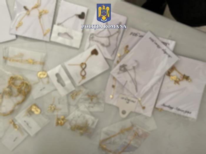 foto video peste 20 de perchezitii la constanta si in tara intr un dosar de contrabanda bijuterii valuta si parfumuri confiscate de politisti 6766f6d601f8c