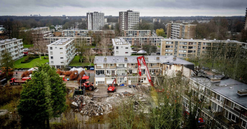 Autoritățile olandeze suspectează un act criminal în explozia de la Haga: „Există indicii că este vorba despre o crimă” 1 galerie foto autoritatile olandeze suspecteaza un act criminal in explozia de la haga exista indicii ca este vorba despre o crima 6756bae99c7de