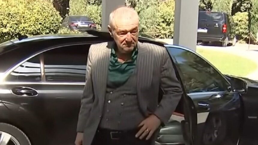 gigi becali a vrut sa isi deschida o banca a pus pe masa 30 de milioane de euro 674c2db0bc2d3
