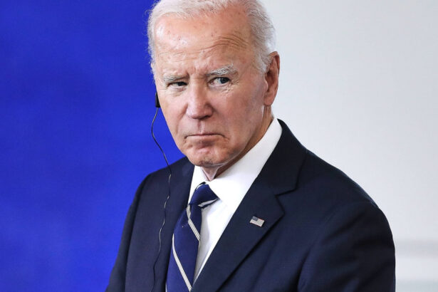 ma rog lui dumnezeu biden avertizeaza ca politica economica anuntata de trump va fi un dezastru 67594231eedbb